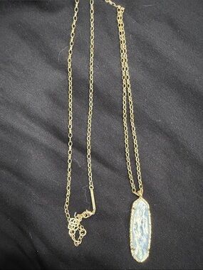 Kendra Scott Gold Oval Iridescent White Pendant Necklace